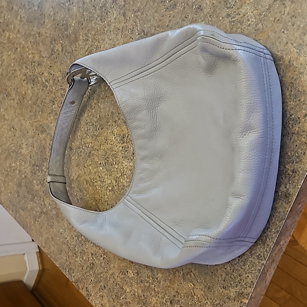 AUTHENTIC MICHAEL KORS LEATHER HOBO PURSE!